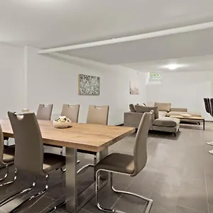 https://guesthouse-hermes.hotelsbaselswitzerland.com